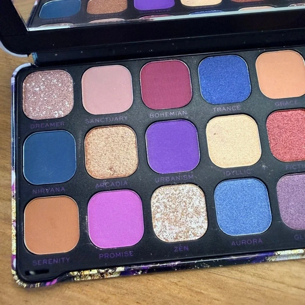 Revolution Forever Flawless Eutopia 18-Pan Eyeshadow Palette New NWOB